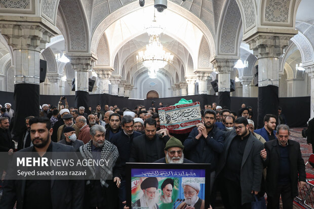 Funeral for senior cleric Ayatollah Kashani