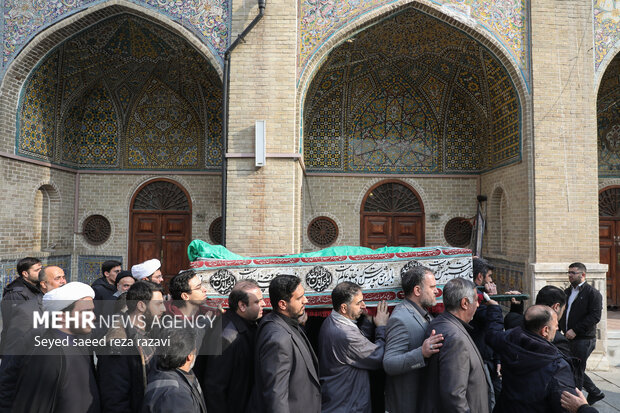 مراسم وداع با پیکر آیت الله امامی کاشانی