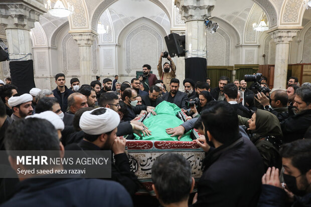 Funeral for senior cleric Ayatollah Kashani
