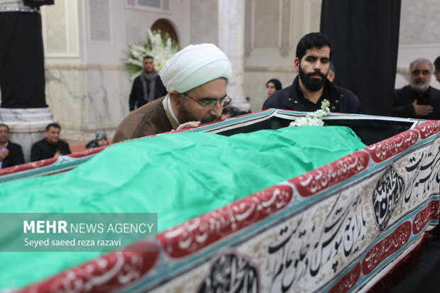 Funeral for senior cleric Ayatollah Kashani