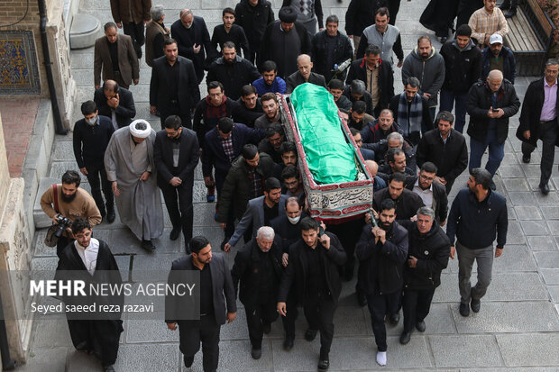 مراسم وداع با پیکر آیت الله امامی کاشانی