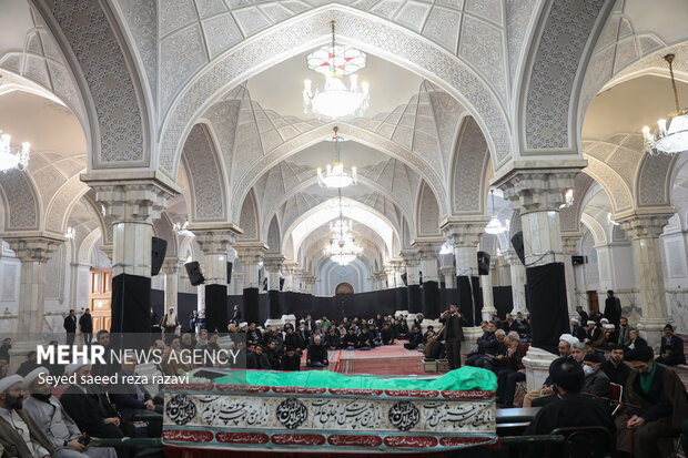 مراسم وداع با پیکر آیت الله امامی کاشانی