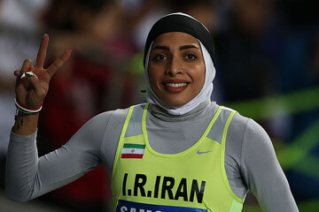 العداءة الإيرانية "مريم طوسي" تحرز لقب الوصافة في منافسات رسمية في امريكا