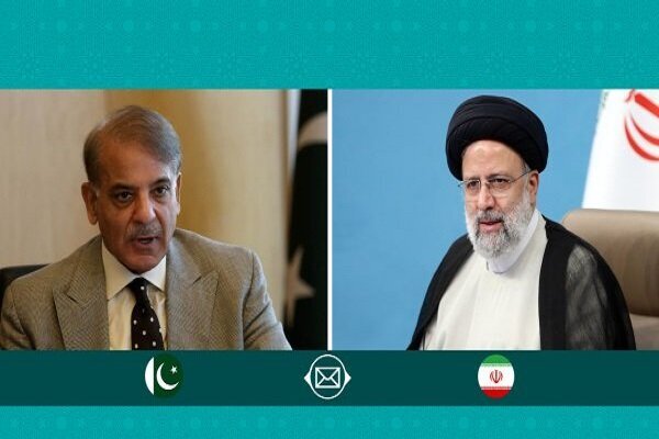 Iranian president, Pakistani PM stress expanding ties