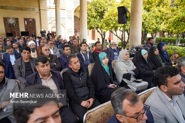 چهارمین دوره کنگره ملی شعر «مکتب گمنامی» در شیراز