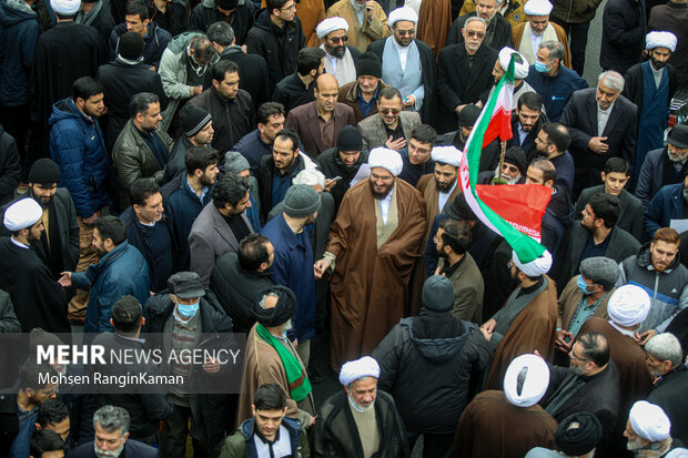 تشییع پیکر آیت‌الله «محمد امامی کاشانی»