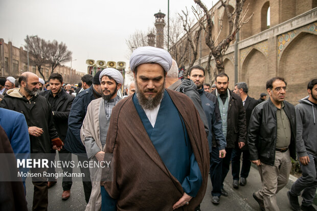 تشییع پیکر آیت‌الله «محمد امامی کاشانی»