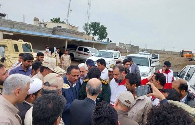 بازدید وزیر نیرو از روستاهای سیل زده در جنوب سیستان و بلوچستان