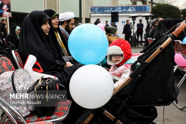 رویداد دردانه با هدف تکریم از ۲۰۰ دانشجوی مادر در حال تحصیل عصر روز سه شنبه ۱۵ اسفند ماه ۱۴۰۲ با حضور انسیه خزعلی معاون امور زنان رئیس جمهور در دانشگاه تهران برگزار شد