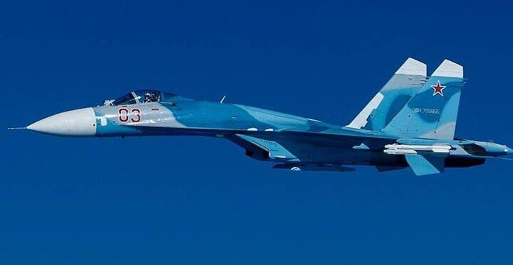 Russian fighter escorts French military planes near border