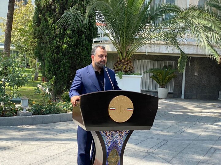 خاندوزی: دولت فرآیندهای اهلیت خریداران در اصل 44 را مصوب کرد