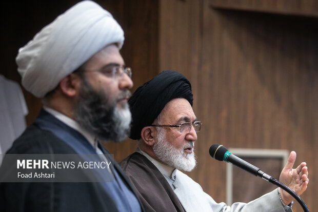 حجت الاسلام محمد قمی و حجت الاسلام قاضی عسگر در نشست مدیران سازمان تبلیغات اسلامی 