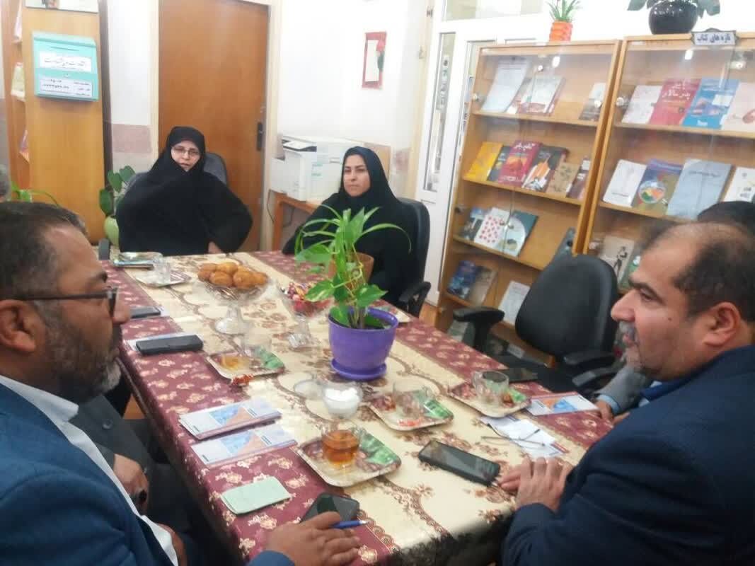 طرح ملی «کتابخانه گردی» در گناوه اجرا شد
