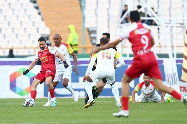 جشنواره گل سرخپوشان در آزادی قبل از دربی/ پرسپولیس اشتباهات «بیرانوند» را جبران کرد