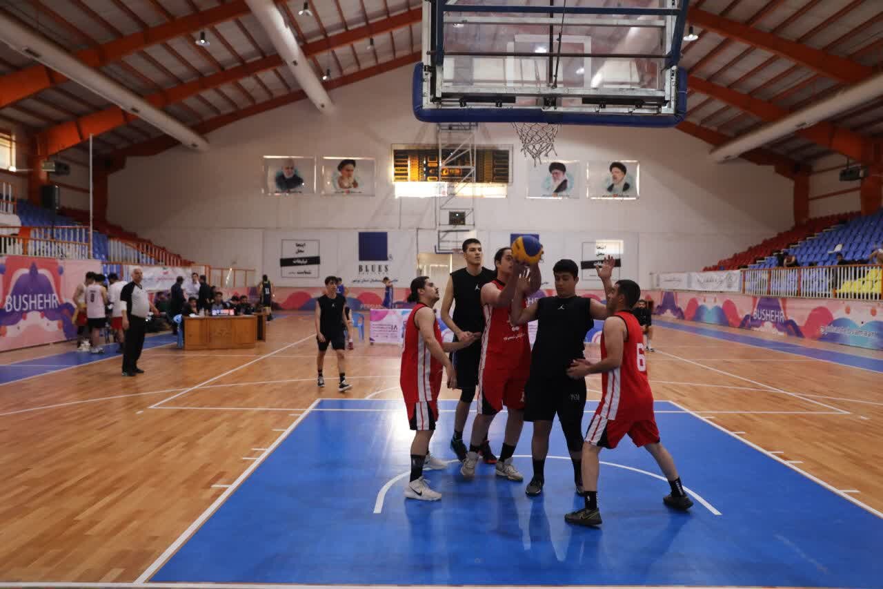 مسابقات بسکتبال سه نفره در سالن فجر بوشهر برگزار شد