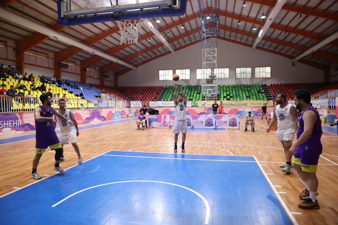 مسابقات بسکتبال سه نفره در سالن فجر بوشهر برگزار شد
