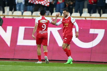 شرط ستاره ازبک برای ماندن در پرسپولیس/ «اورونوف» در انتظار یک اتفاق