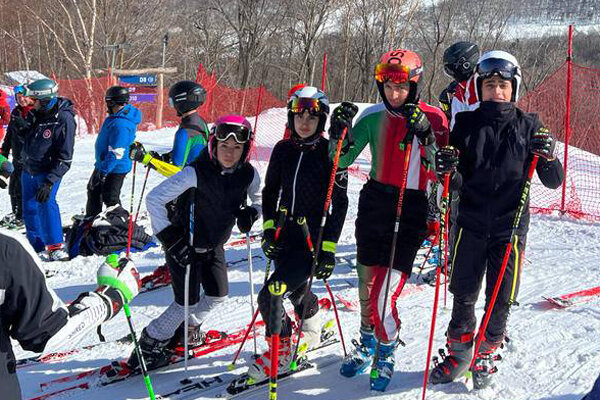 İranlı sporcu alp disiplini kayak yarışmalarında Asya üçüncüsü oldu