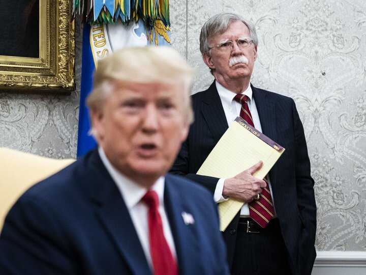 چرا افبیآی به خانه «بولتون» حمله کرد؟؛ از اتهام جاسوسی تا حبس طولانی