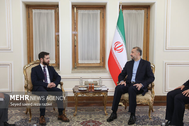 Iran, Armenia stress boosting ties in political, trade areas