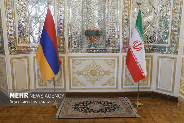 دیدار معاون وزیر خارجه ارمنستان با وزیر خارجه ایران