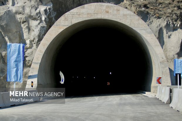 تصاویری از مراحل نهایی آزاد راه قزوین - رشت و راه آهن رشت- کاسپین