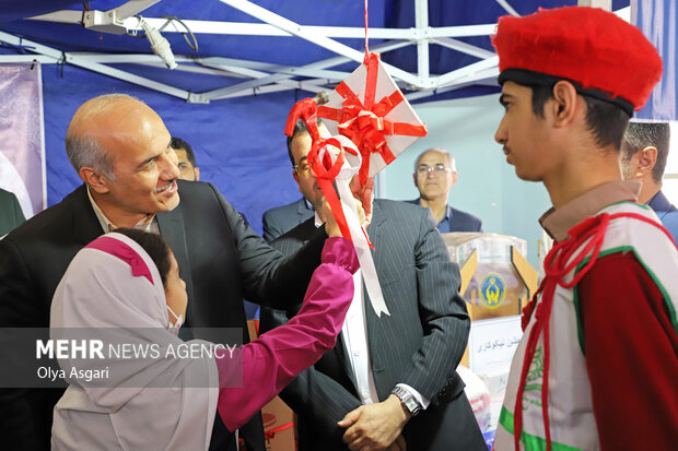 زنگ جشن نیکوکاری در مدارس گلستان