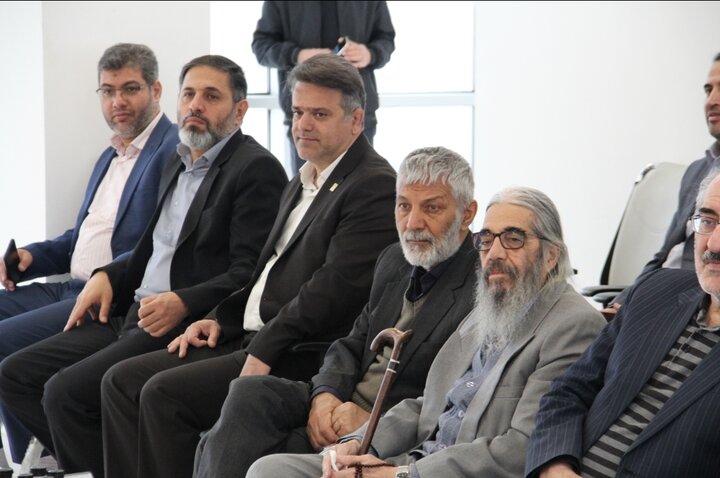 خلق عاشقانه شیرین وفرهاد برگرفته از روایات مردم کُرد زبان ایران