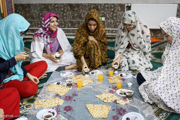توزیع غذا به نرخ مصوب صندوق رفاه وزارت علوم در ایام ماه رمضان/ توزیع وعده سحر و افطار