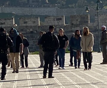 VIDEO: 275 Zionists raid Al-Aqsa Mosque on 1st day of Ramadan