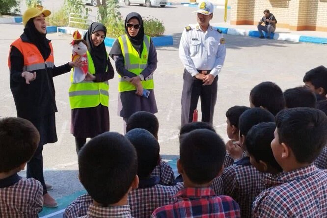 آموزش‌های ایمنی عبور و مرور به ۱۶۰۰ دانش آموز استان بوشهر