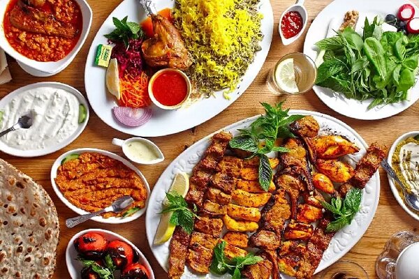 İran'ın farklı kentlerindeki en lezzetli iftar yemekleri İran'ın farklı kentlerindeki en lezzetli iftar yemekleri