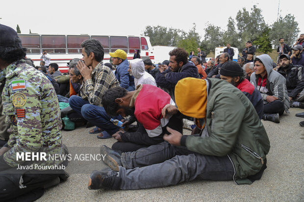 دستگیری ۲۳۳ معتاد و خردهفروش مواد مخدر در ورامین دستگیری ۲۳۳ معتاد و خردهفروش مواد مخدر در ورامین