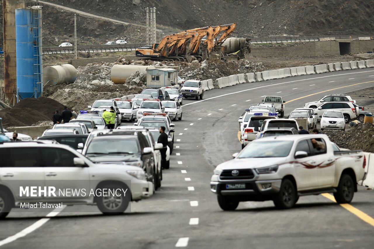 آزادراه قزوین-رشت بازگشایی شد آزادراه قزوین-رشت بازگشایی شد