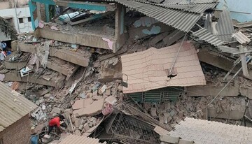 فروریختن ساختمان مسکونی در شرق پاکستان/ دست کم ۹ نفر جان باختند