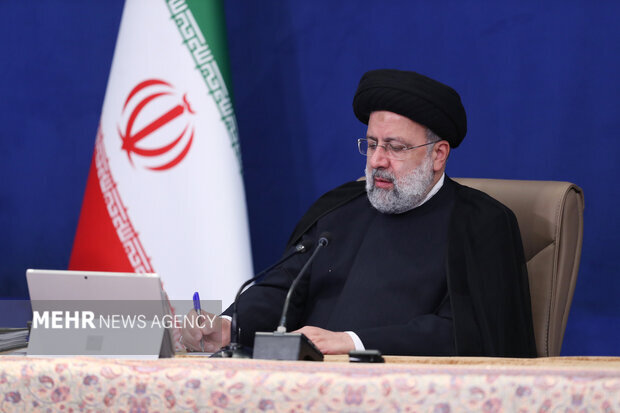الرئيس الإيراني يؤكد ضرورة حماية وتحسين المستوى العلمي للبلاد