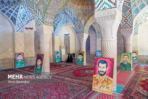 محفل انس با قرآن کریم در مسجد نصیرالملک شیراز محفل انس با قرآن کریم در مسجد نصیرالملک شیراز