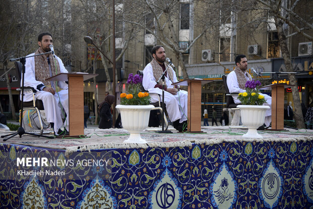 جز خوانی قرآن کریم در چهارباغ اصفهان