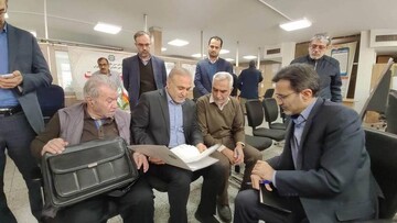 بازدید سرزده معاون اقتصادی سازمان بازرسی از اداره کل امور مالیاتی جنوب تهران