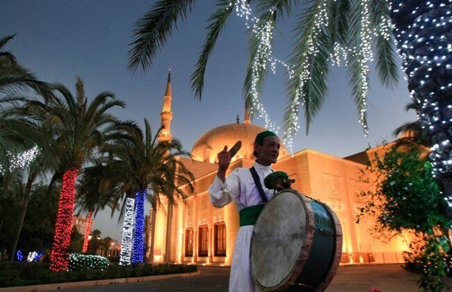 Muslims, non -Muslims who enjoy Ramadan celebrations in Lebanon