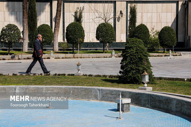 پیمان جبلی رئیس سازمان صدا و سیما در حاشیه جلسه هیات دولت