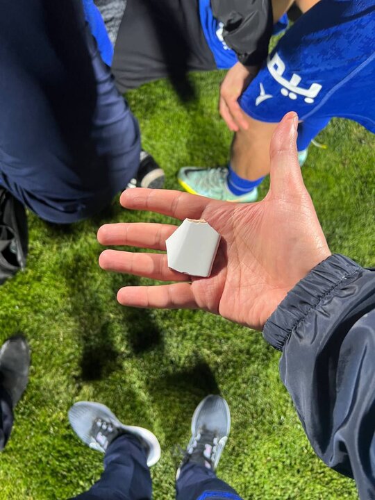 هواداران پرسپولیس سر بازیکن استقلال را شکستند!