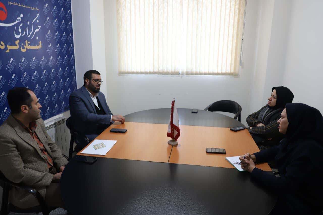 جزءخوانی قرآن کریم از برنامههای فاخر و مردمی در ایام رمضان است