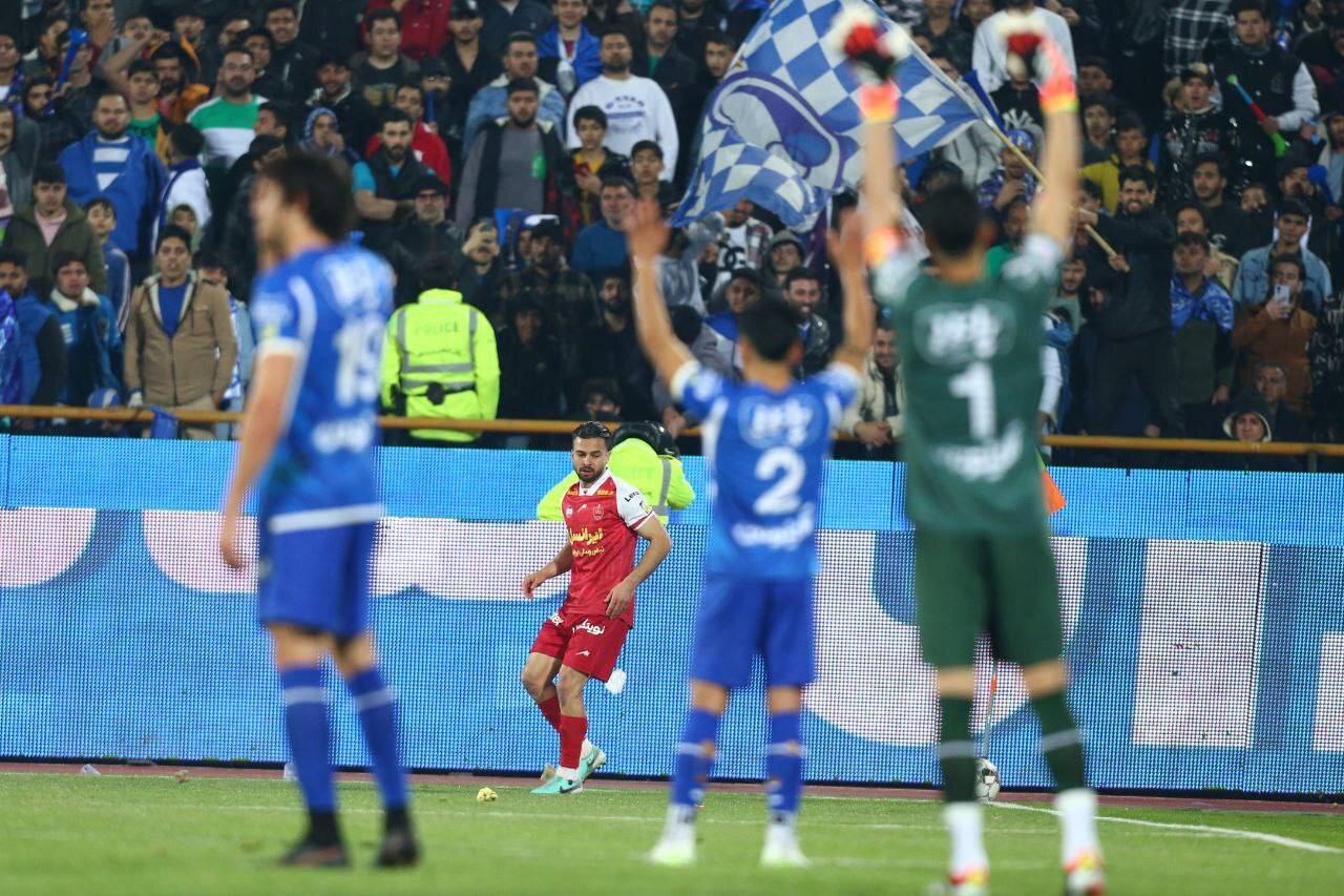 استقلال و پرسپولیس «تماشاگران» را بازنده کردند/ دو تیم ضعیف بودند