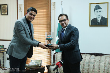 Pakistani envoy discusses bilateral ties during interview with Tehran Times