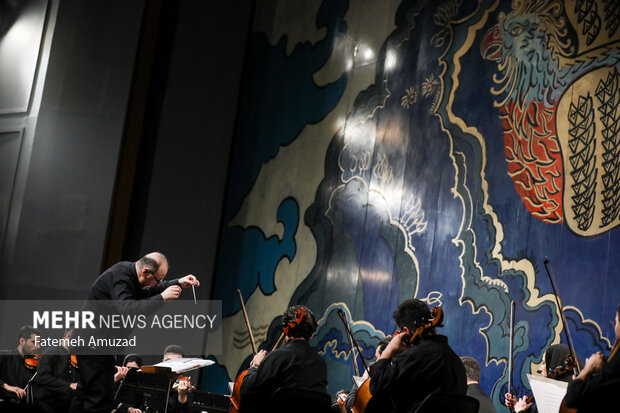 آخرین کنسرت ارکستر ملی ایران در سال ۱۴۰۲ به رهبری مهمان مازیار ظهیرالدینی از نوازندگان با سابقه ویولن شامگاه پنجشنبه ۲۴ اسفند ماه ۱۴۰۲ در تالار وحدت برگزار شد