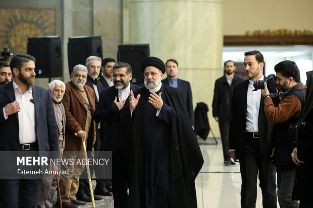 حجت الاسلام سید ابراهیم رئیسی رئیس جمهور در دیدار با اهالی فرهنگ و هنر