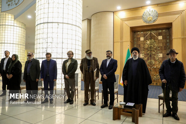 حجت الاسلام سید ابراهیم رئیسی رئیس جمهور در دیدار با اهالی فرهنگ و هنر