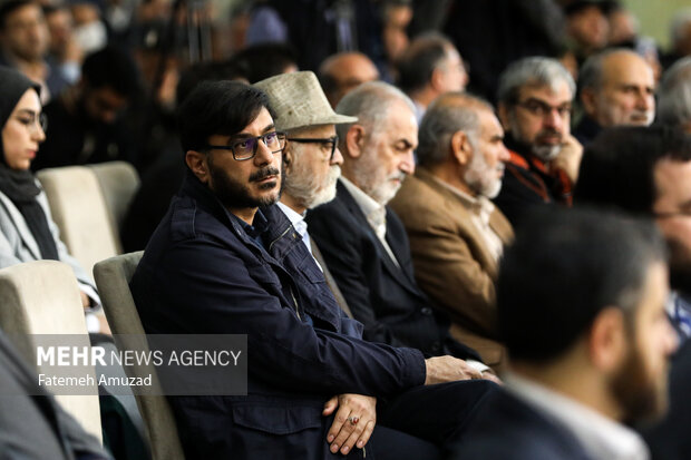 محمدرضا شفیعی تهیه کننده سینما در دیدار اهالی فرهنگ و هنر با رییس جمهور