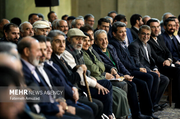 ابوالقاسم طالبی کارگردان سینما در دیدار اهالی فرهنگ و هنر با رییس جمهور